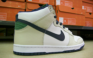 NIKE 2004 DUNK HIGH BONE